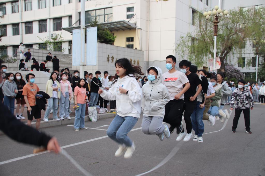 无运动 不青春｜理学院开展“活力校园·运动抗疫”体育文化月活动（二）