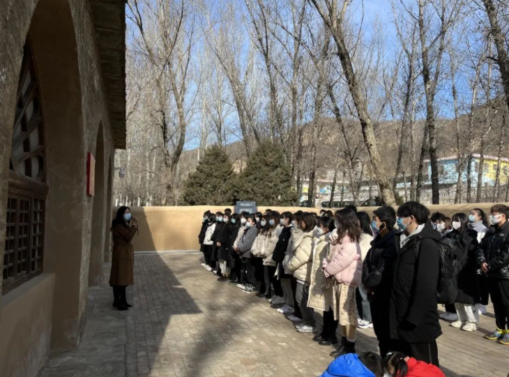 【培训动态】陕西学前师范学院思想政治理论课“行走的课堂”实践教学活动在我院举办