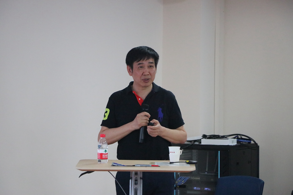学校举办第二期教师沙龙和“社科+”面对面活动