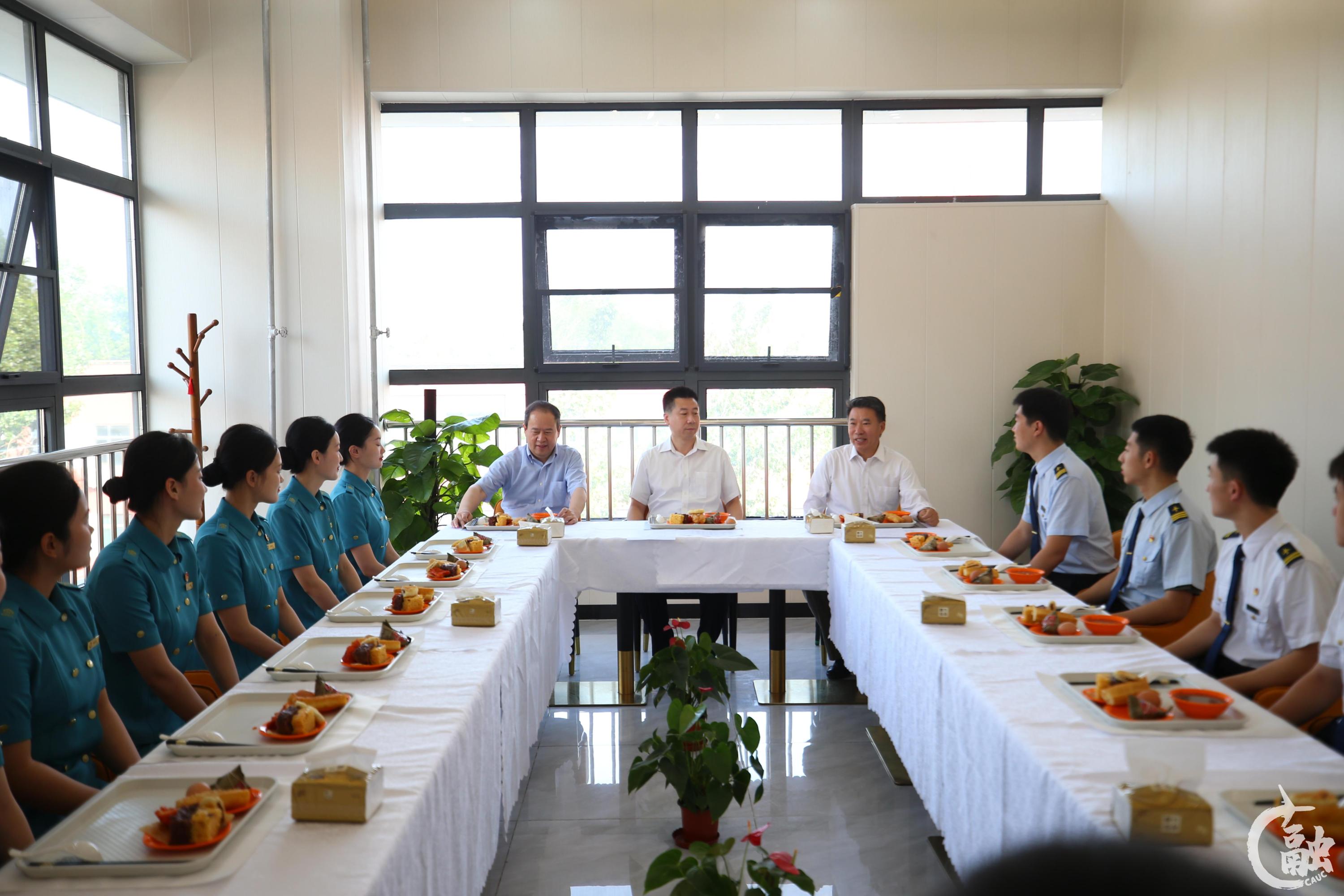 共进早餐 共话未来 | 学校举行首次 “早餐会”活动