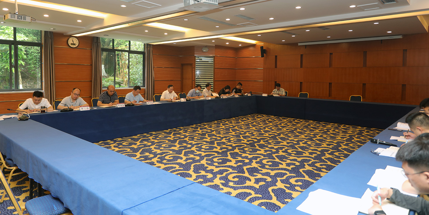 学校召开党总支理论学习中心组学习列席旁听工作布置会