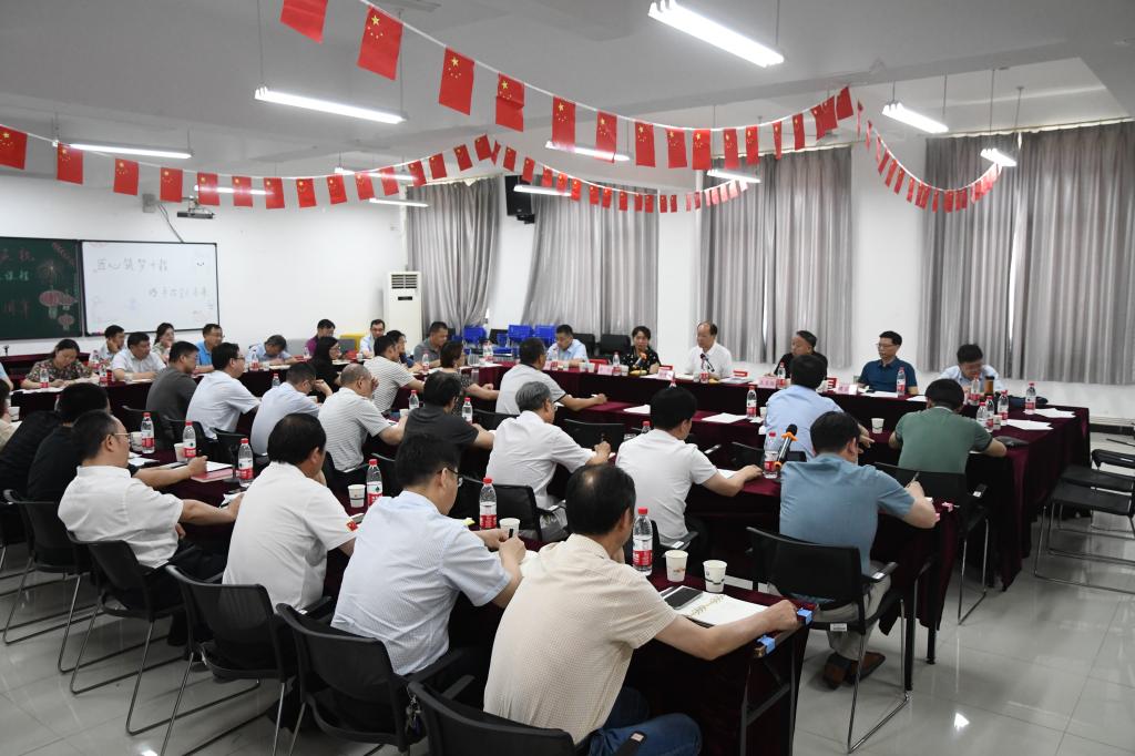 主动出击 主动作为 高标准高质量推进学校重点工作
