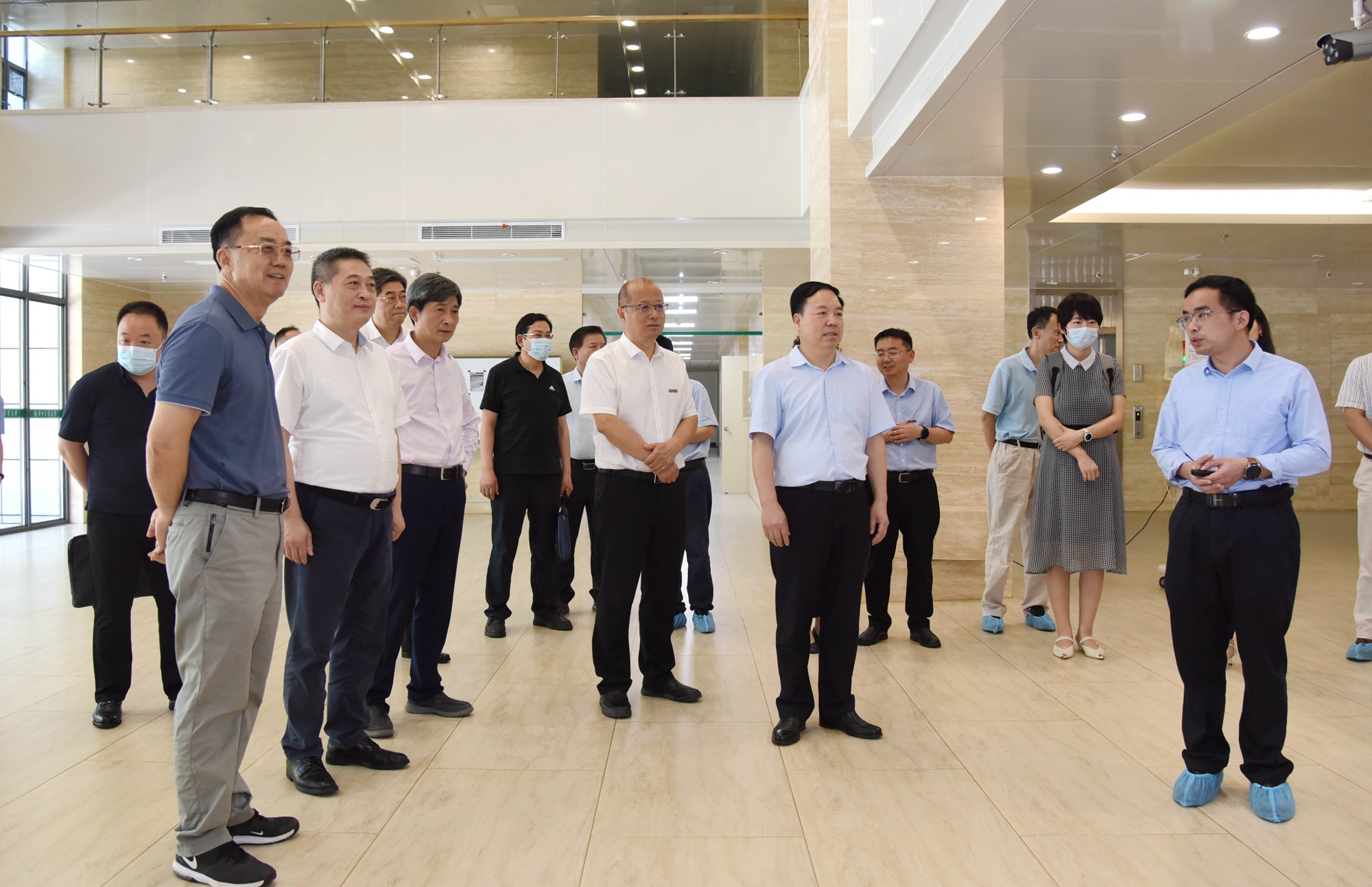 副省长杨云彦来校调研