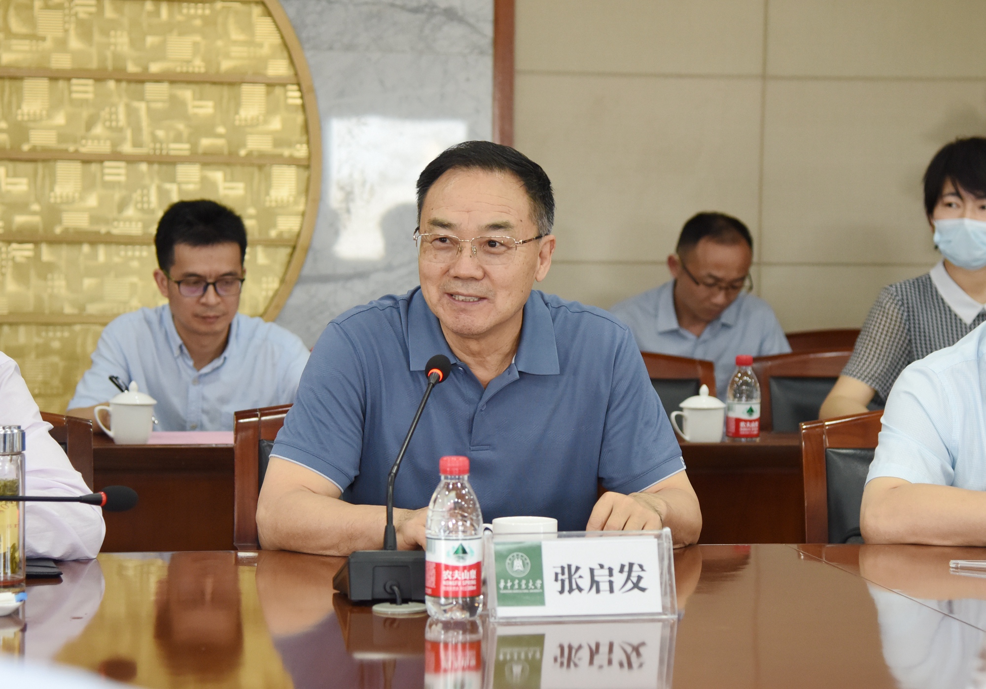 副省长杨云彦来校调研