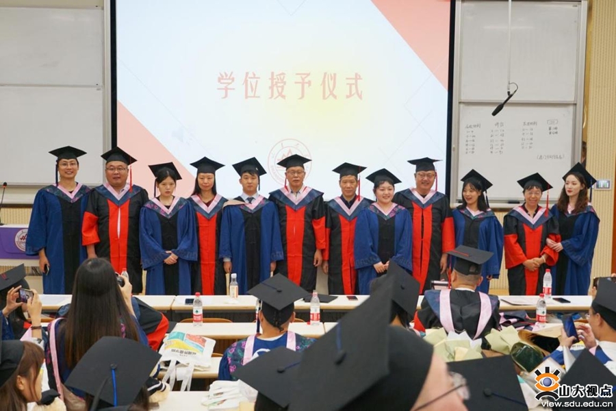 ［新闻］举行2022届毕业典礼暨学位授予仪式