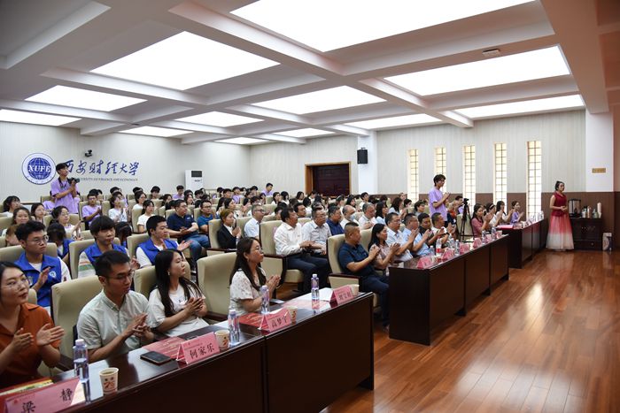 方明校长参加信息学院庆祝建校70周年校友座谈会暨校企合作签约仪式