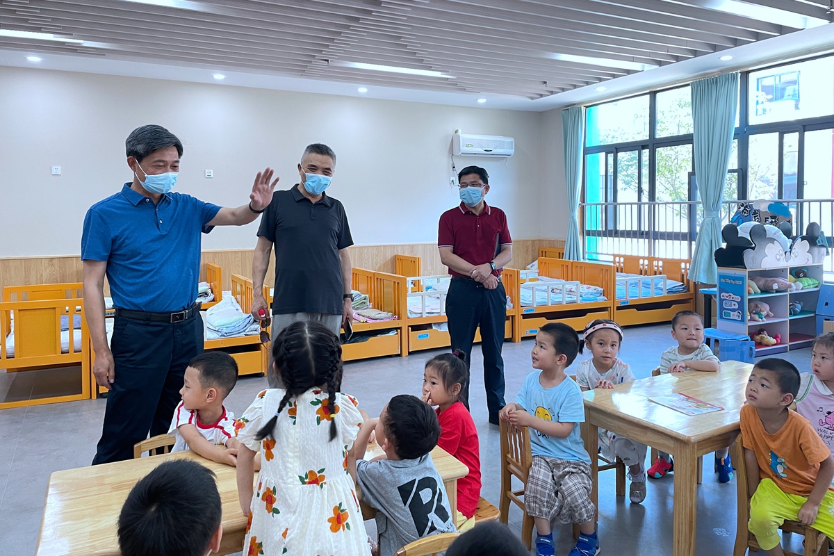 高翅到附属学校、幼儿园指导暑期成长营活动