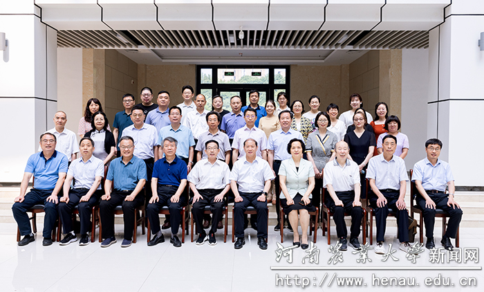 河南省高校图书情报工作委员会2022年工作会议在我校召开