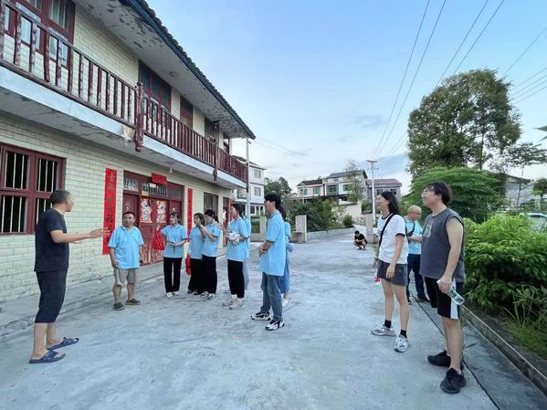 商学院凉亭非遗竹编传承民族团结实践团前往凉亭村开展调研