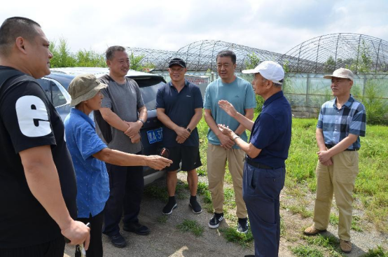 黑龙江省老科协到我校老科协科研示范基地考察调研