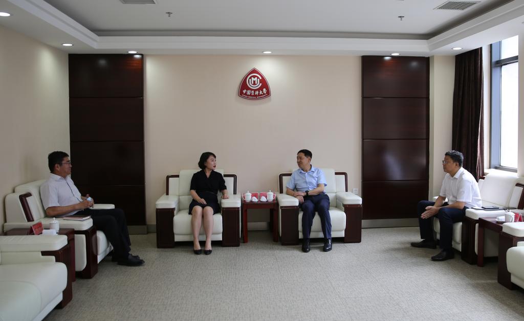 阜新市副市长林莉一行到我校调研