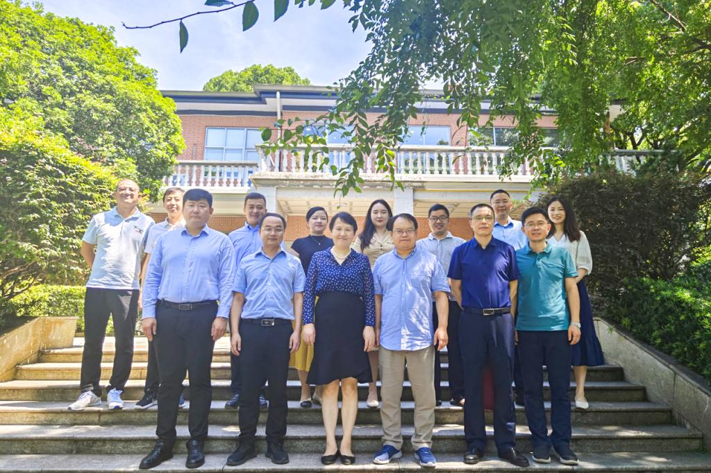 北京大学计算与数字经济研究院来校调研交流