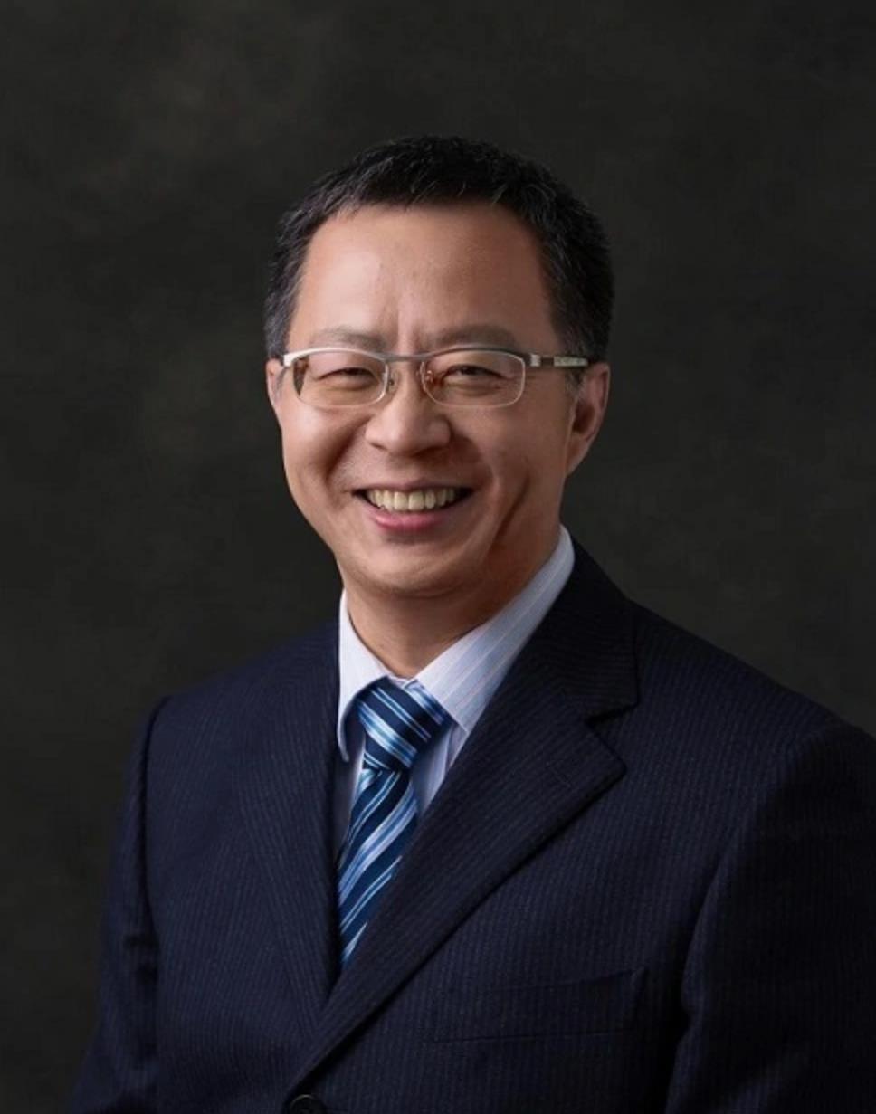 我校数学系79级校友章毅教授当选俄罗斯工程院外籍院士