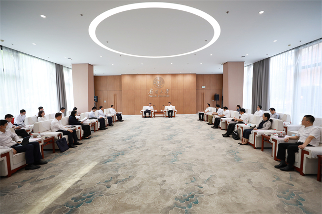 北京银行党委书记、董事长霍学文校友一行来访
