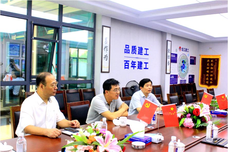 双创科研基地和人才公寓项目顺利封顶