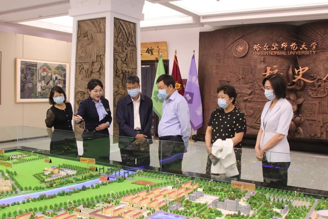 中国外文局局长杜占元一行来我校调研交流