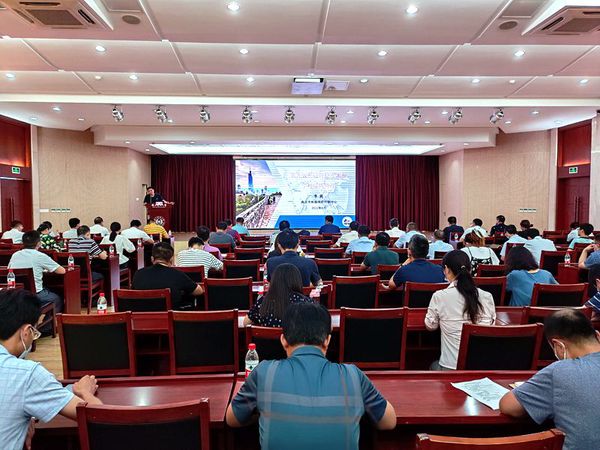 学校举办第九版新冠肺炎疫情防控方案培训会