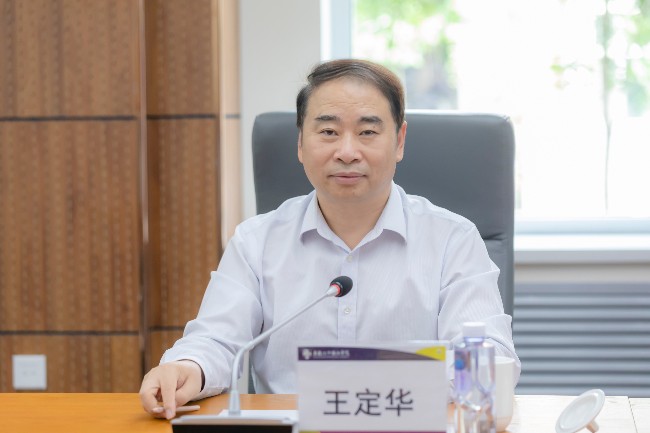 王定华赴黑龙江外国语学院调研