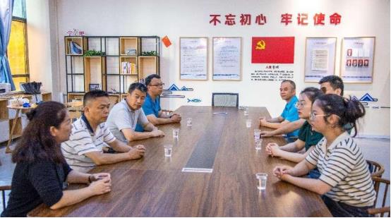 旭日广东服装学院：学院书记、院长率团再赴册亨县调研考察