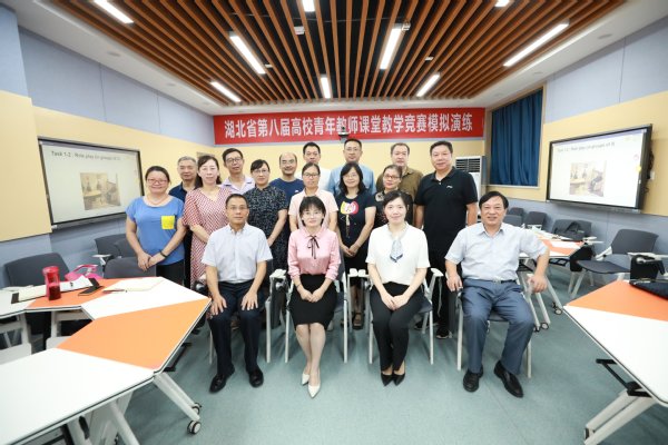 校领导看望2022年省青教赛参赛选手及指导团队
