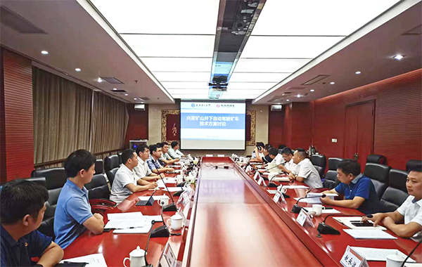 学校推进与宜昌市科技合作