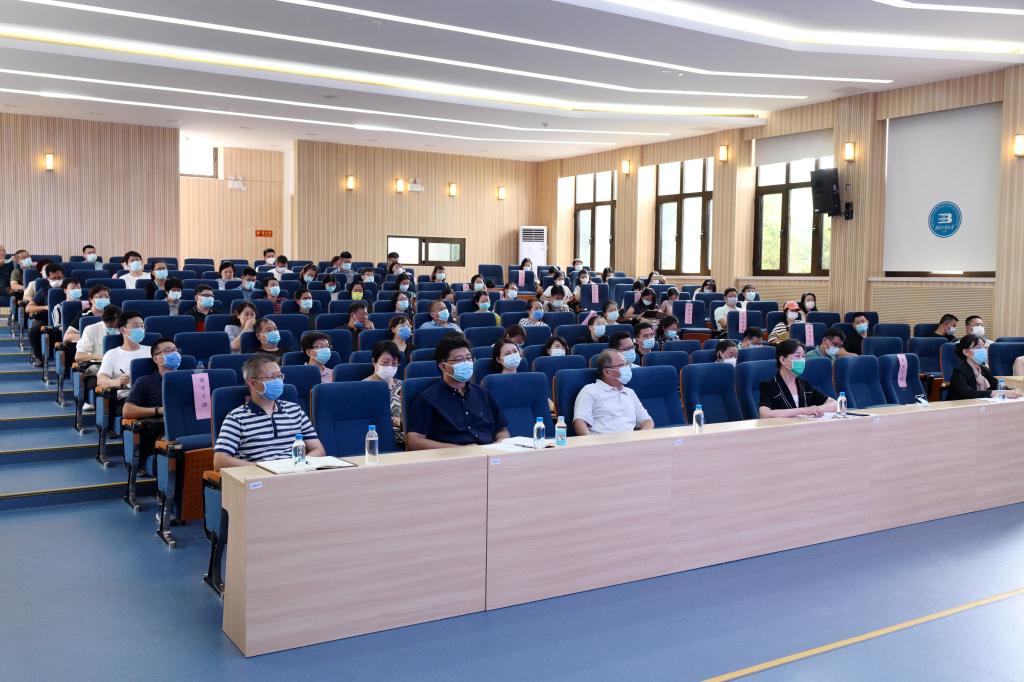 后勤培训学校举办2022年度管理干部培训会