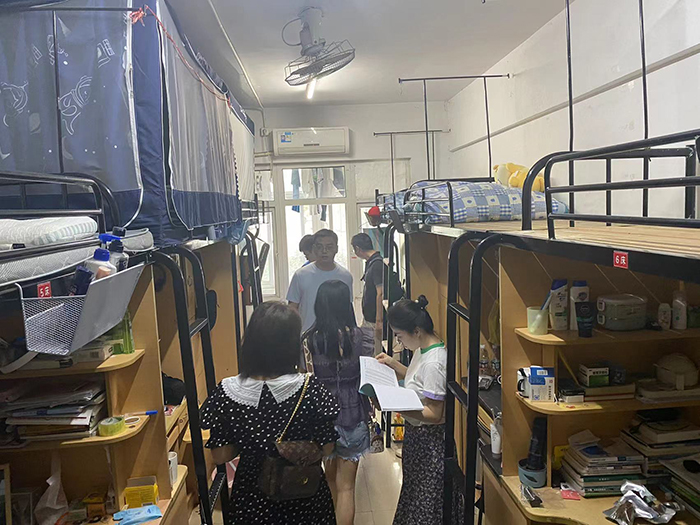 以心守候 欢迎回家 经济管理学院开展学生返校前宿舍检查工作