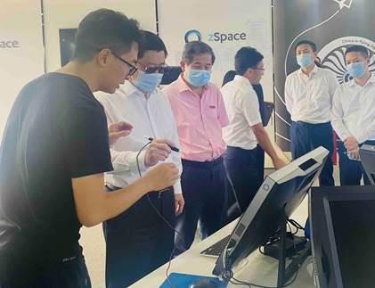 厦门航空总经理王志学一行到昆明理工大学调研交流