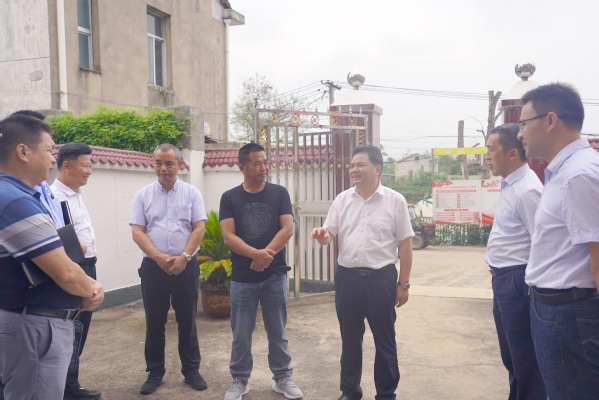 校领导赴挂点包联社区开展创文调研指导