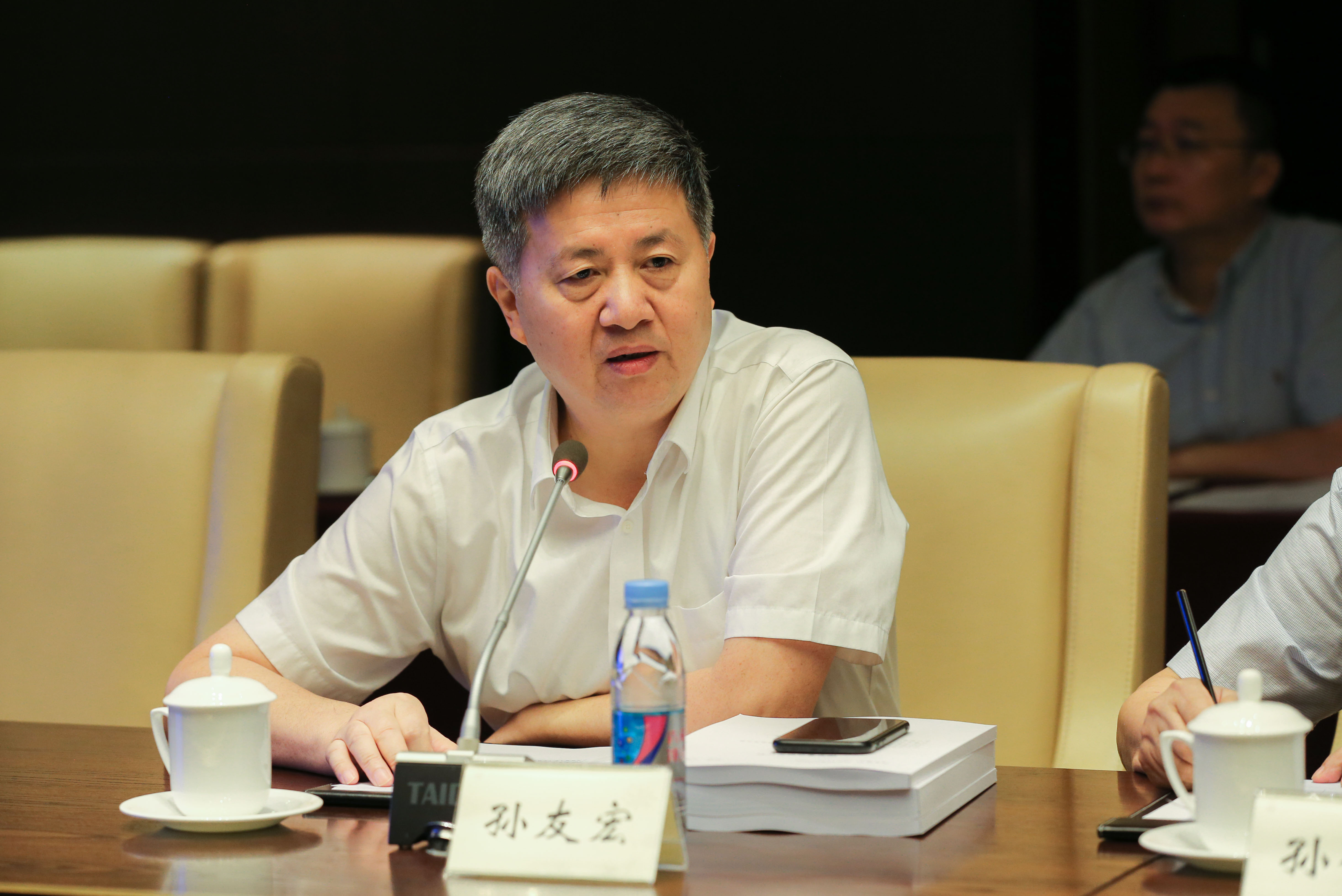 国家重点研发计划变革性专项“南极冰下复杂地质环境多工艺钻探理论与方法”项目启动会召开