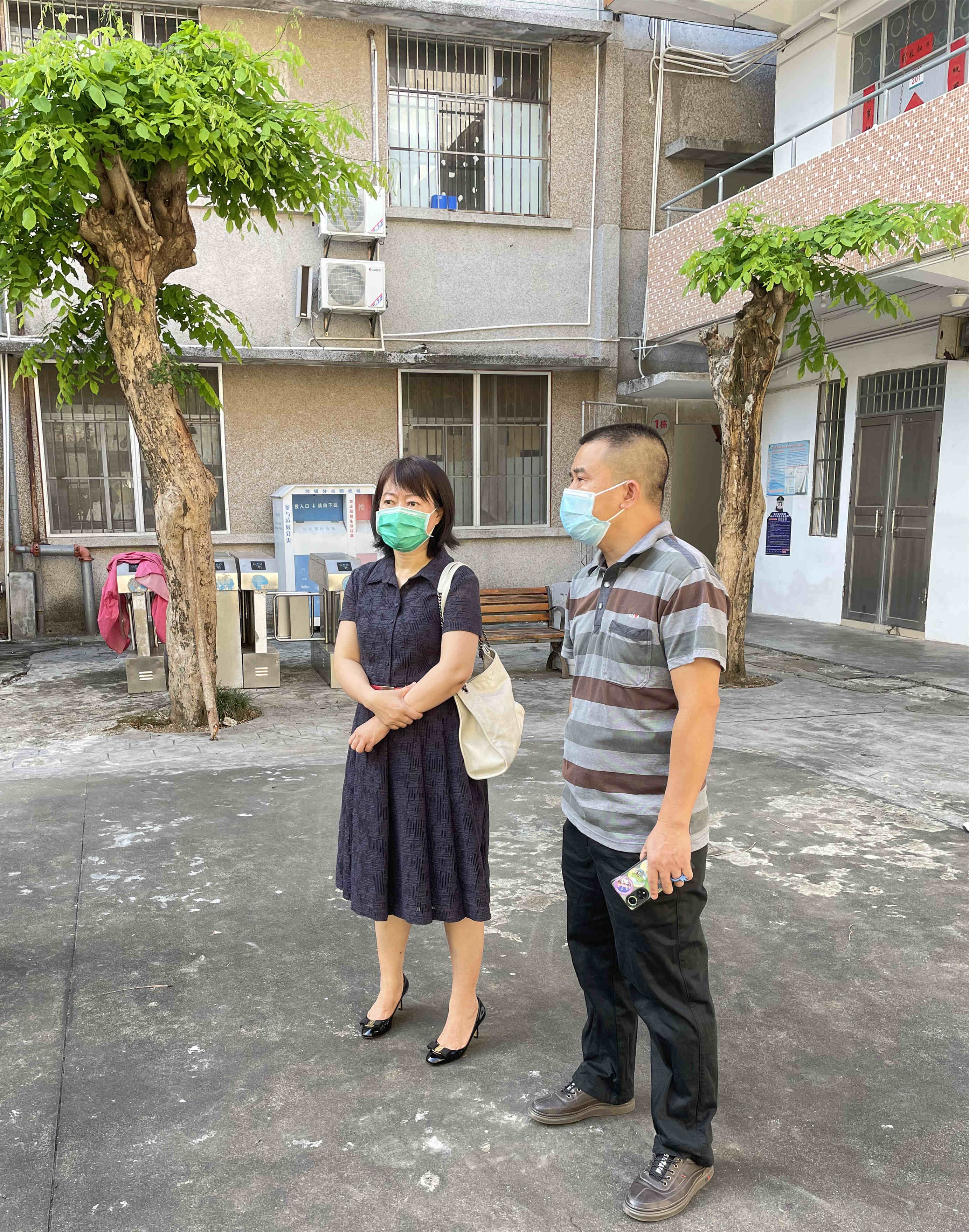 校领导现场调研龙昆南校区学生宿舍1-8幢环境整治工作