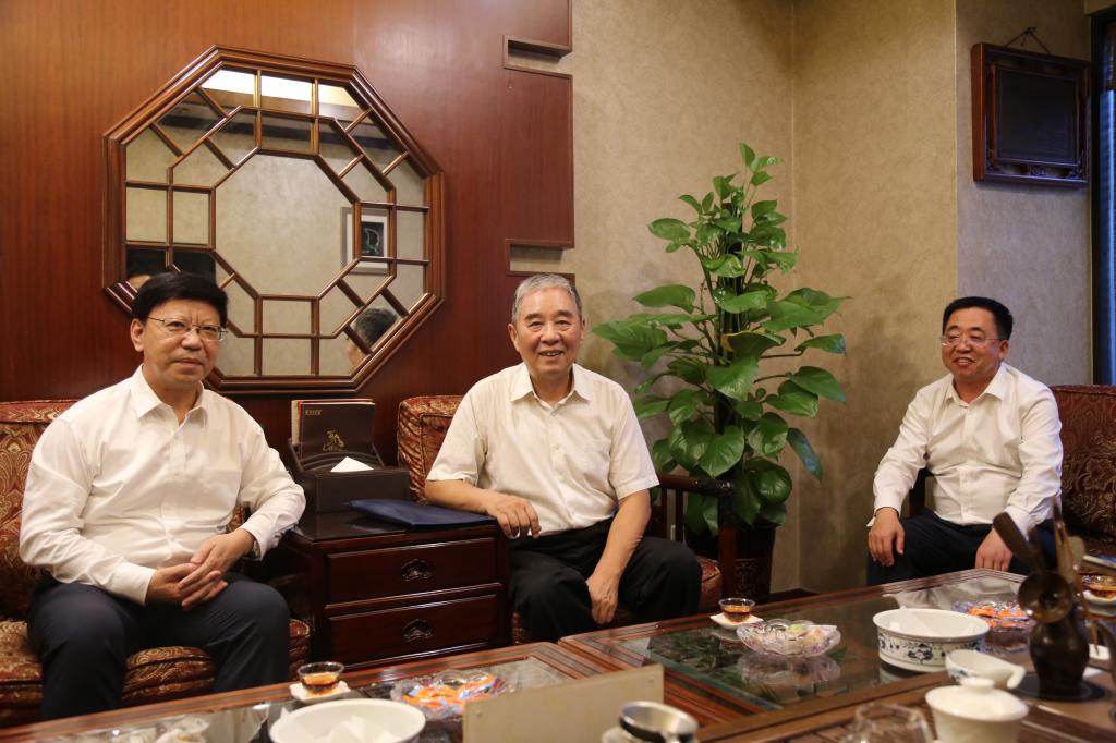 申书兴带队赴京走访老领导和校友