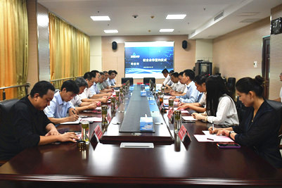 刘宗明校长出席2022中国国际锂电产业展览会并在枣庄考察调研