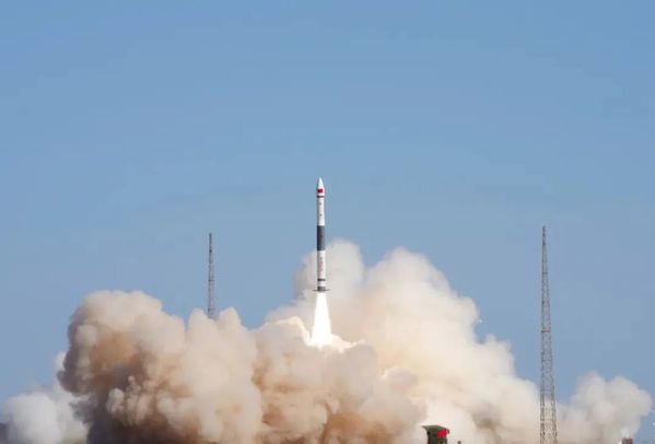 我校研制的首颗导航卫星发射成功