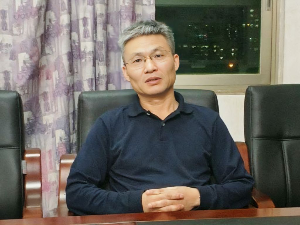 【致敬中南良师】黄方林：三寸粉笔，三千桃李