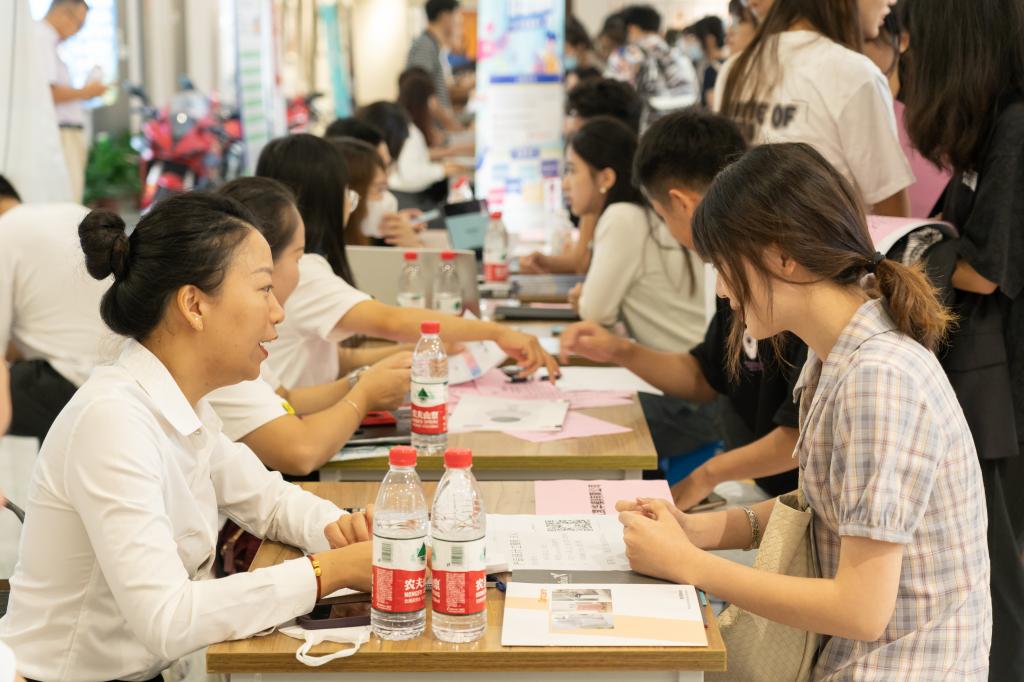 艺术与设计学院举行非师范专业毕业生就业（实习）双选会