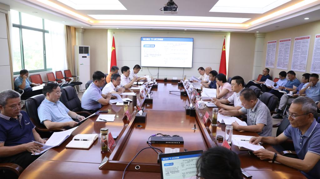 学校党建工作领导小组召开（扩大）会议