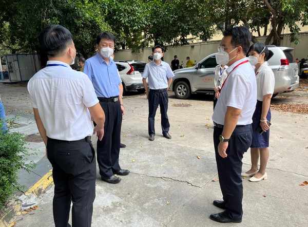 三亚市副市长严连勇到我校检查指导疫情防控工作