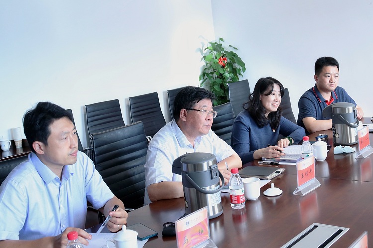我校与北京电力设备总厂有限公司召开校企合作座谈会