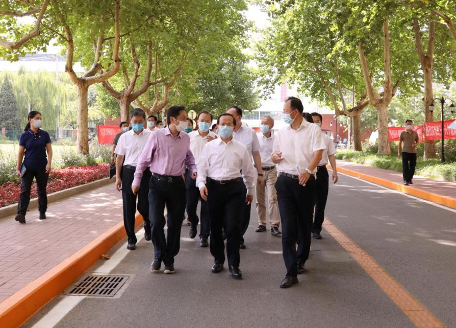 北京市委副书记殷勇到对外经济贸易大学调研