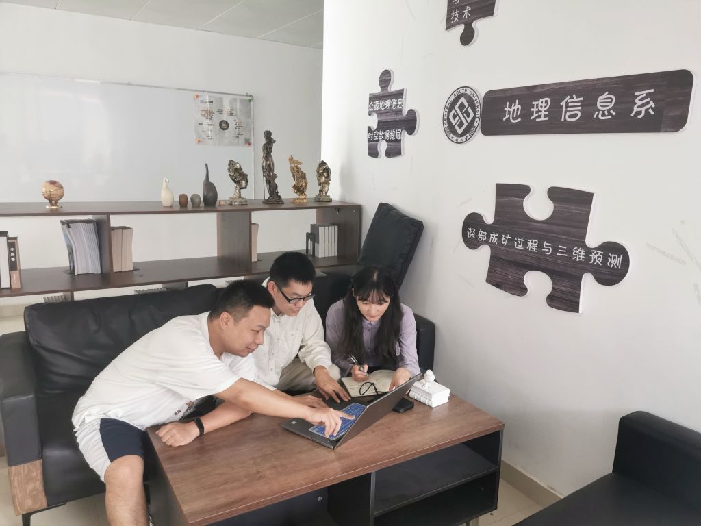 中南学子在“百度网盘AI大赛——图像处理挑战赛”中夺冠