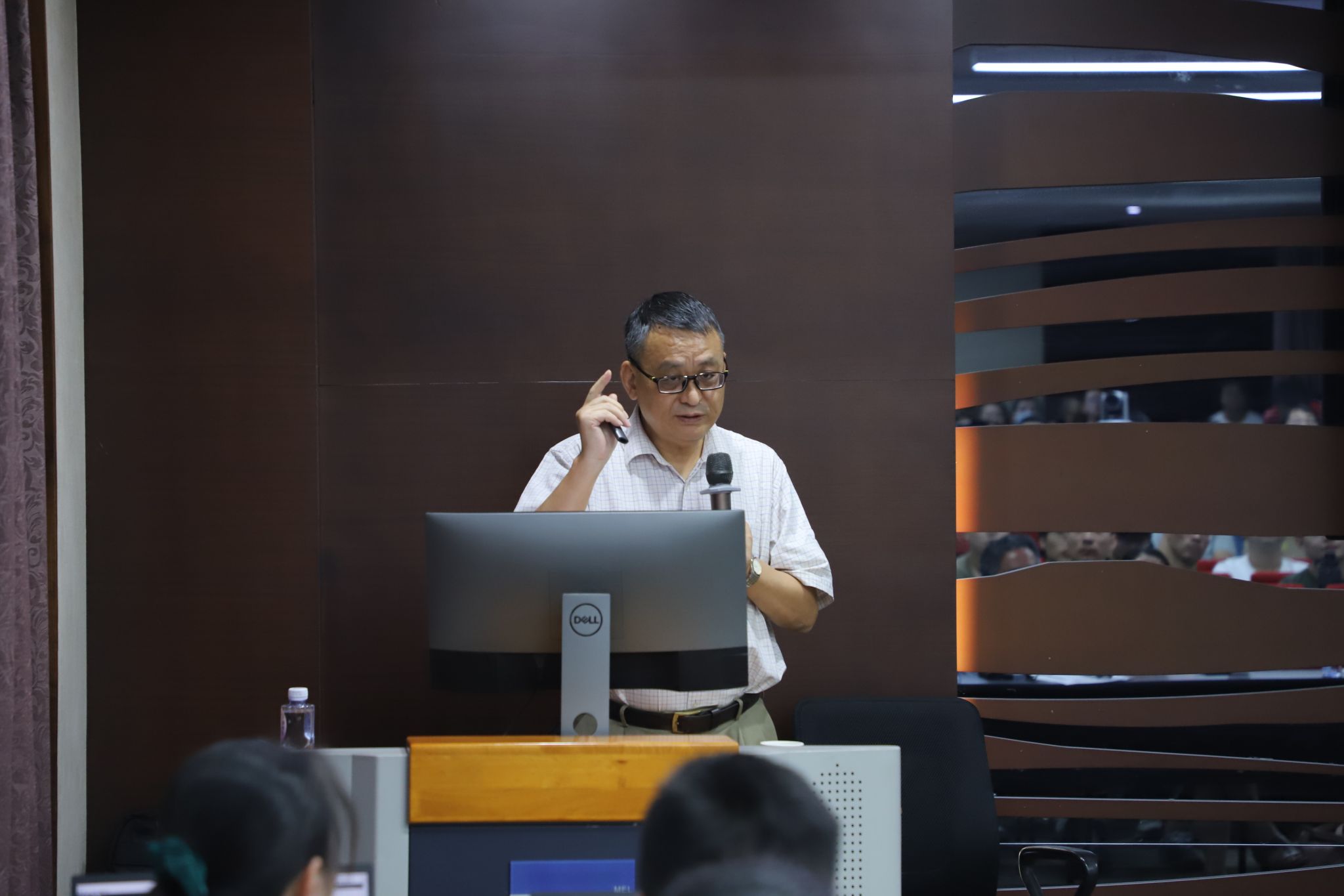 王春在研究员应邀作厦门大学南强学术讲座