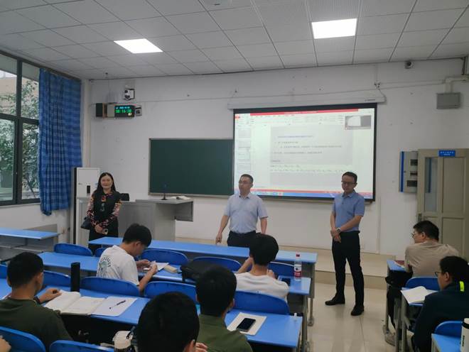 化学化工学院开展新学期线下教学工作检查