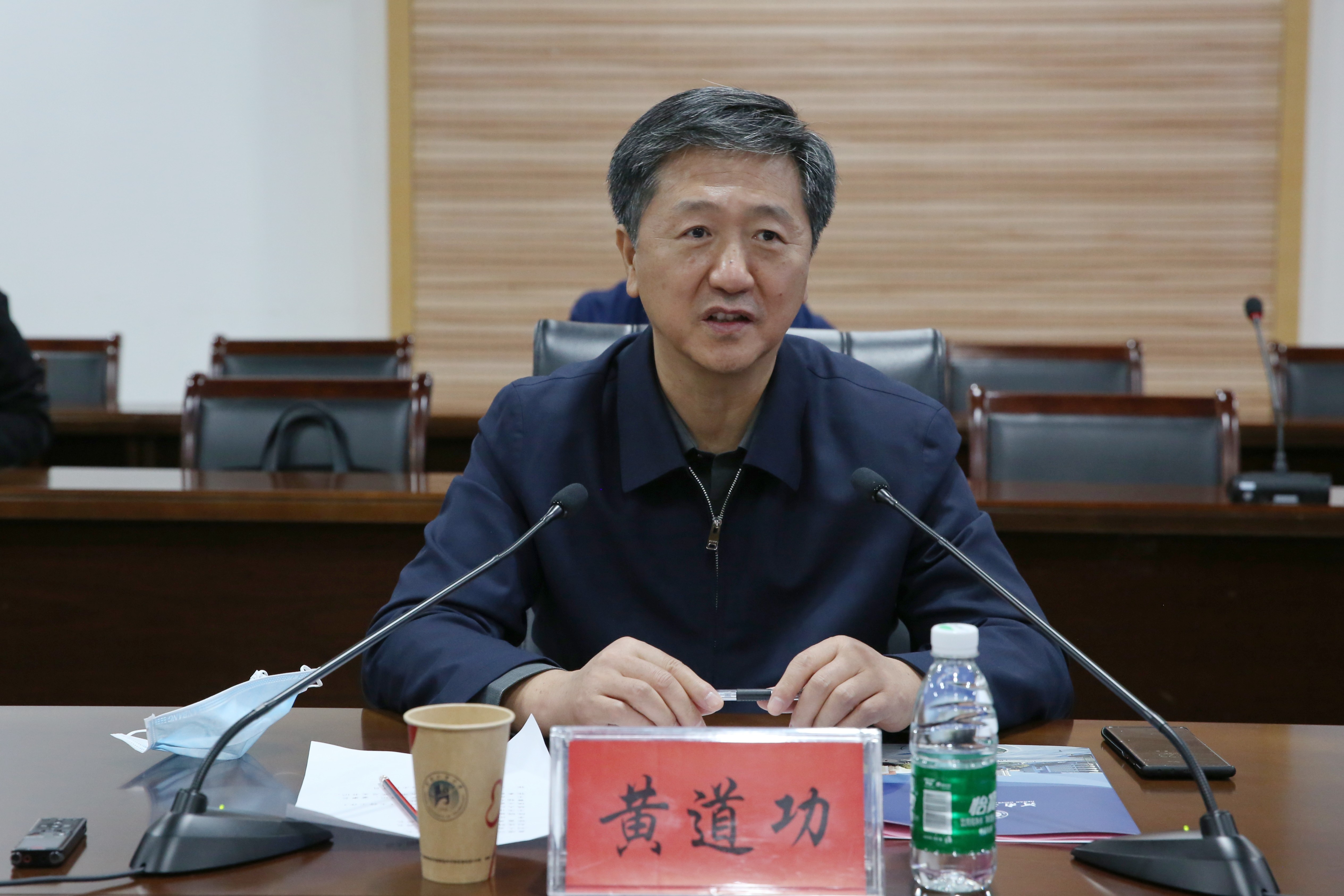 河南省粮食和物资储备局党组书记、局长黄道功一行到我校考察调研