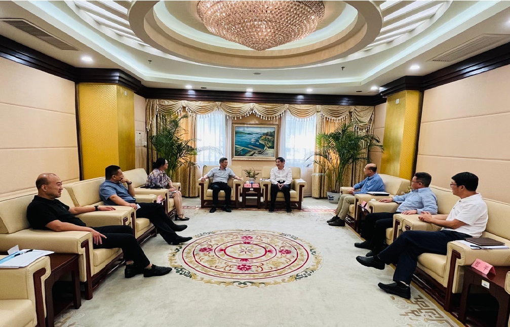 校党委书记吴彬镪一行拜访全国台联领导