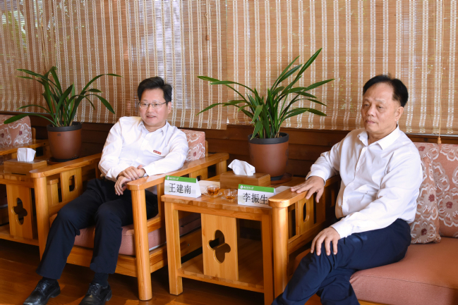 中国乡村发展志愿服务促进会副会长李振生一行来校调研交流