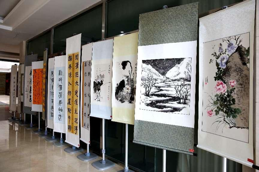 学校举办“清风和畅、喜迎盛会”廉洁文化作品展览