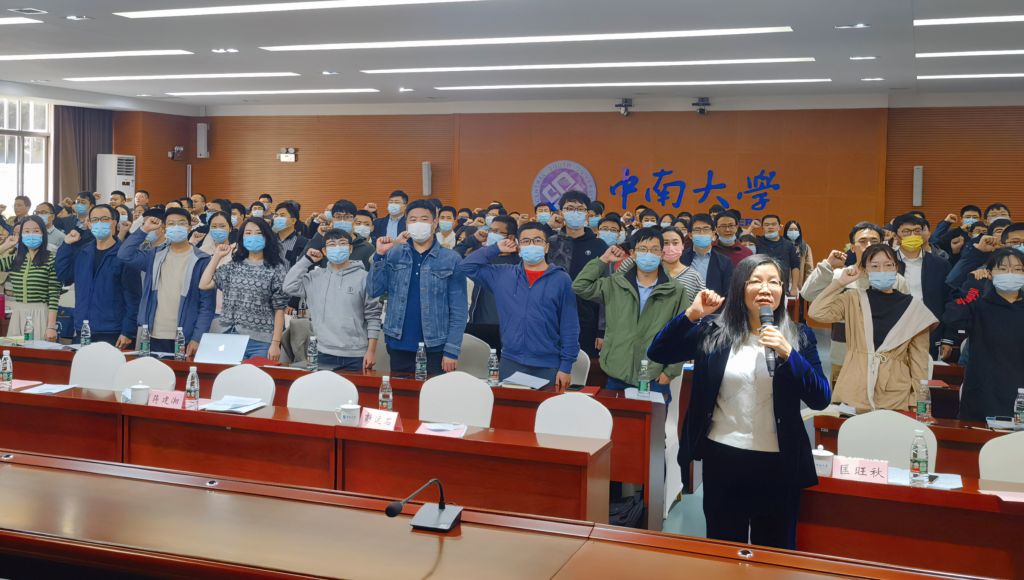182名新入职教师完成岗前培训学习