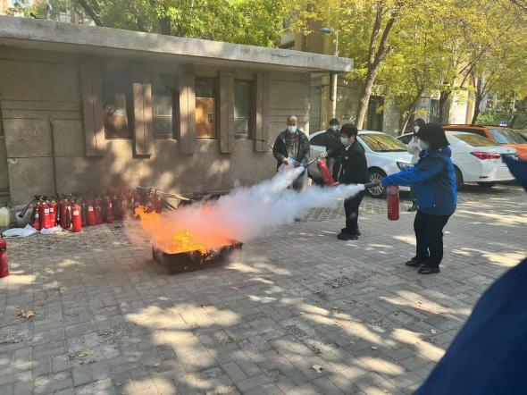 后勤保障部物业管理科组织开展消防安全专题培训