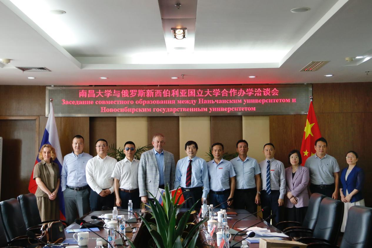 俄罗斯新西伯利亚国立大学副校长一行来校访问